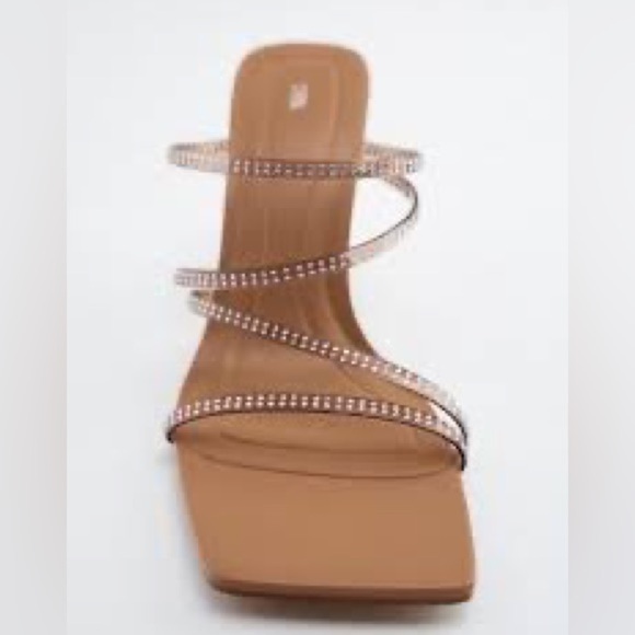 NWT. Zara Beige Rhinestones Details Squared Toe Sandals. Size 9 - Picture 5 of 8